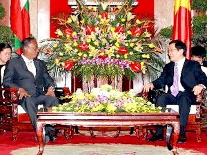 Des dirigeants vietnamiens reçoivent le Président de la Chambre haute du Myanmar - ảnh 1