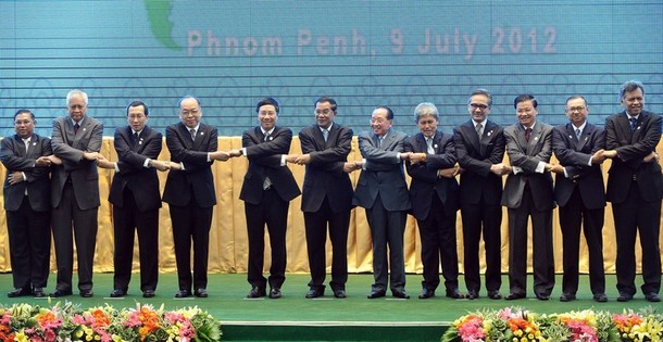 Ouverture de la 45e conférence des ministres des Affaires étrangères de l’ASEAN - ảnh 1
