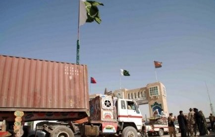 Le Pakistan rouvre le passage des convois de l'OTAN vers l'Afghanistan - ảnh 1