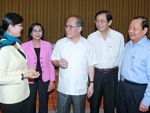 Nguyen Sinh Hung travaille avec les principaux dirigeants de Ho Chi Minh-ville - ảnh 1