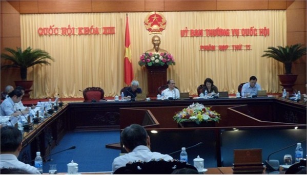 Le comité permanent de l’Assemblée nationale discute de la loi sur l’état civil - ảnh 1