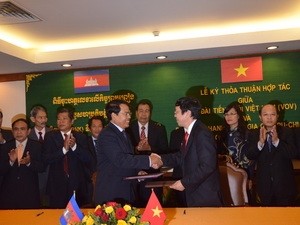 Accord de coopération entre la Voix du Vietnam et la Radio nationale du Cambodge - ảnh 1