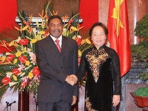 Le président de la région tanzanienne de Zanzibar en visite au Vietnam - ảnh 1