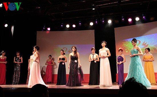 France : Do Ha Ngan, étudiante vietnamienne à Paris, élue Miss Printemps 2013  - ảnh 2