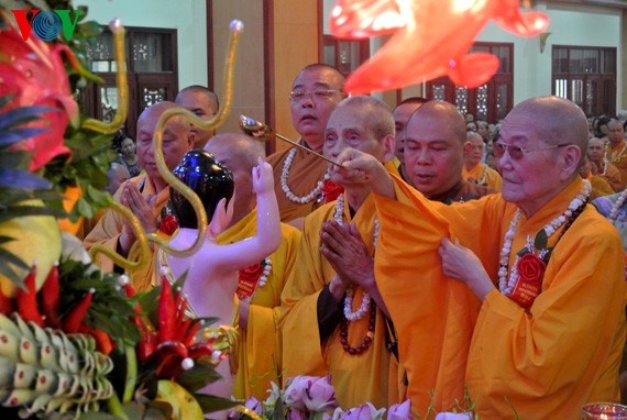 Le Parti et l’Etat vietnamiens favorisent la vie spirituelle de la population - ảnh 1