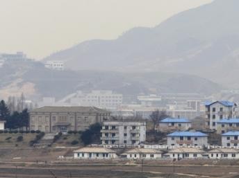 Pourparlers intercoréens sur la réouverture de Kaesong ce samedi !  - ảnh 1