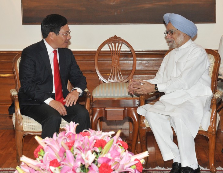 Le Premier ministre indien reçoit le ministre vietnamien des Affaires Etrangères  - ảnh 1