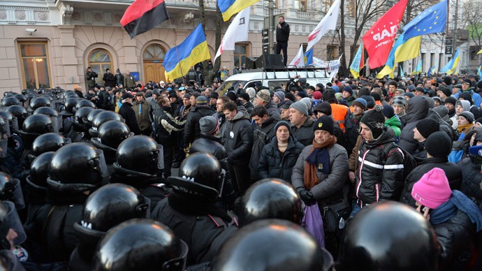Ukrainian government survives no-confidence vote - ảnh 1