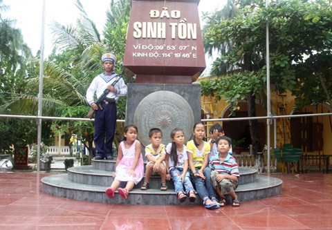 CPV's delegation visits Sinh Ton island - ảnh 1