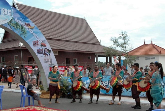 Vietnam attends Cambodia Sea Festival 2015 - ảnh 1