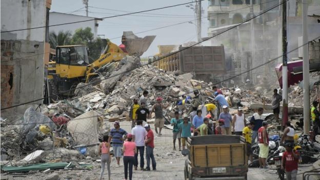 Ecuadorian President visits earthquake affected region - ảnh 1
