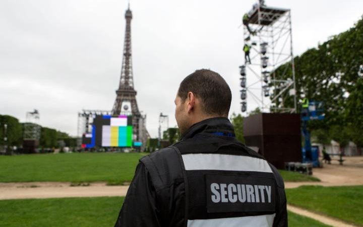 France tightens security to address hooligan fights at Euro 2016 - ảnh 1