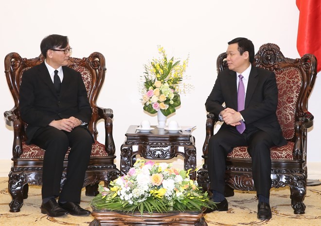 Deputy Prime Minister Vuong Dinh Hue receives Thai Ambassador Manopchai Vongphakdi - ảnh 1