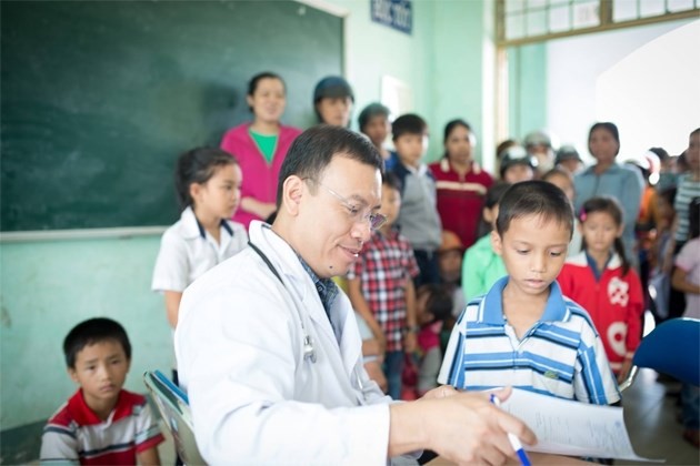 Free surgery for poor children with congenital heart diseases - ảnh 1