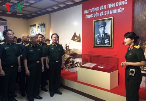 Exhibition features General Van Tien Dung's life and career - ảnh 1