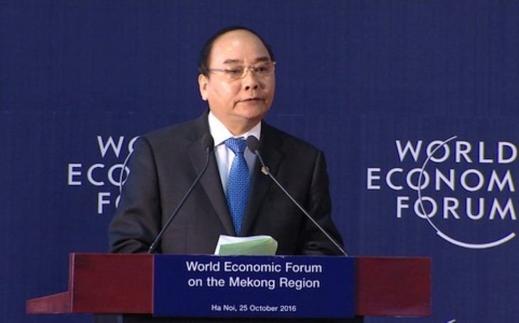 Prime Minister Nguyen Xuan Phuc delivers key note speech at WEF - ảnh 1