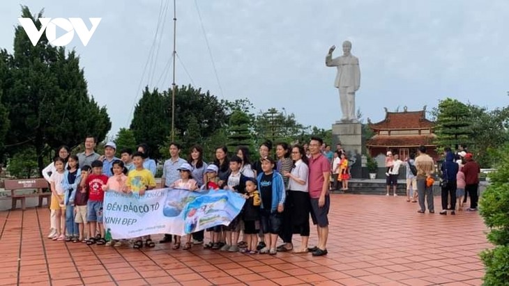 Localities report higher number of tourists during National Reunification Day holiday - ảnh 1