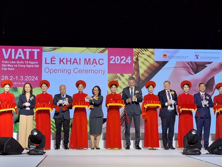 Vietnam International Trade Fair for Apparel opens in HCMC - ảnh 1
