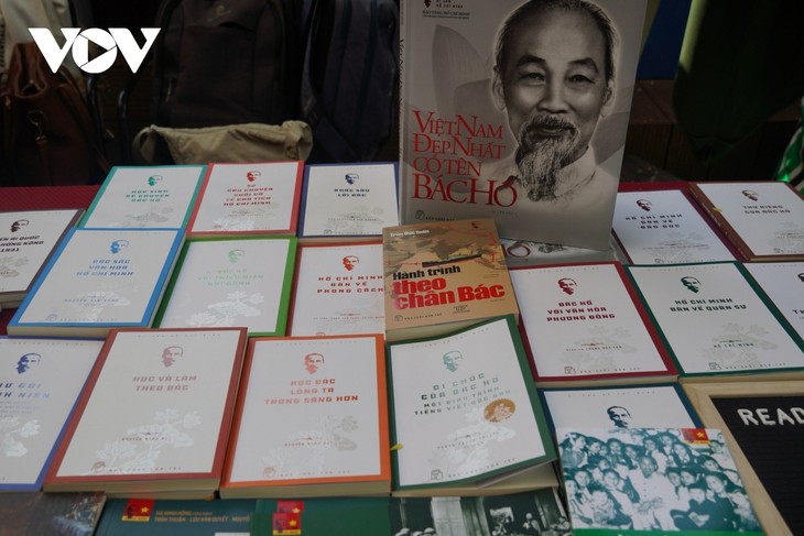 25 years of Ho Chi Minh Heritage Bookcase - ảnh 1