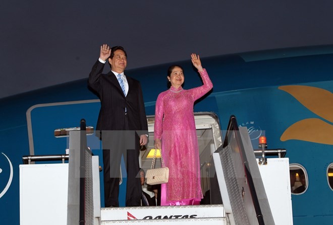 PM leaves for Kazakhstan to attend FTA signing - ảnh 1