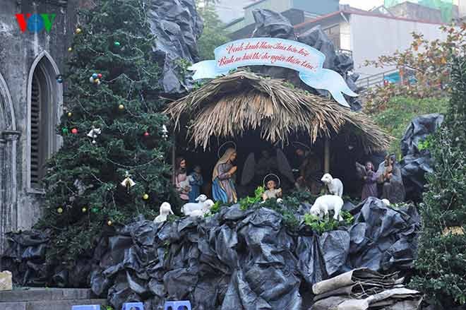 Hanoi churches celebrate Christmas - ảnh 8