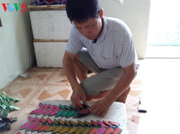 Thach Xa village makes bamboo dragonflies  - ảnh 2