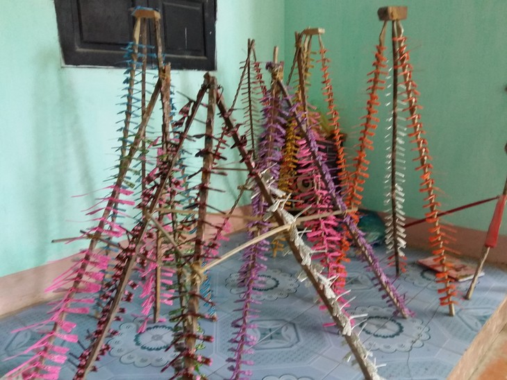 Thach Xa village makes bamboo dragonflies  - ảnh 4