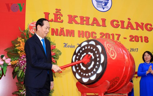 Vietnam welcomes new academic year  - ảnh 1