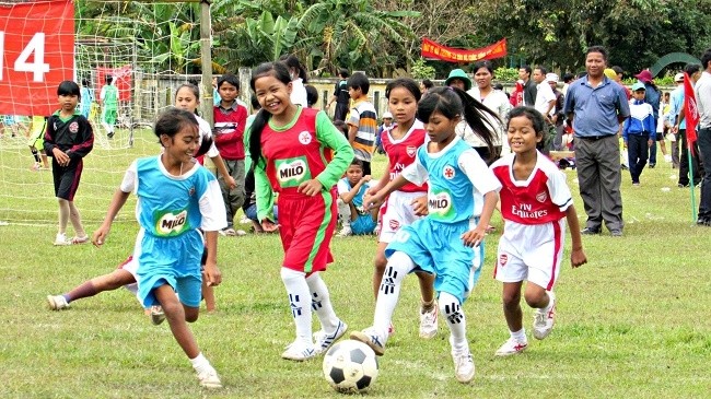 15 years of community football program in Thua Thien-Hue - ảnh 1