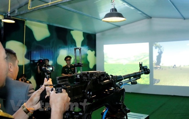  Vietnam hands over simulation training centre to Laos - ảnh 1
