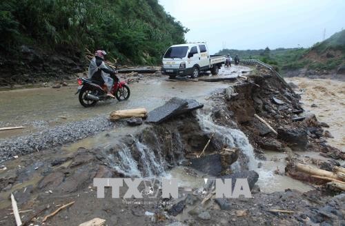 Floods take heavy toll on northern Vietnam - ảnh 1