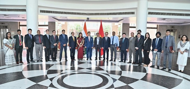 Vietnam, India vow to strengthen marine scientific research, connectivity - ảnh 1
