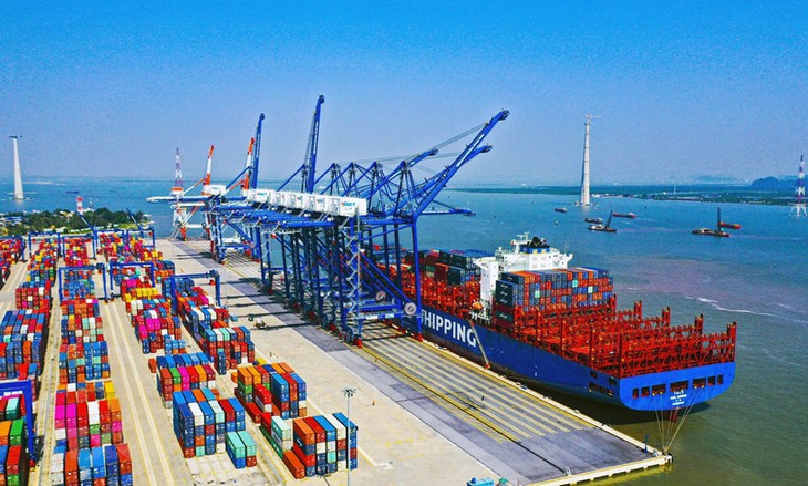 Vietnam boosts exports to achieve growth target of 6% in 2023 - ảnh 1