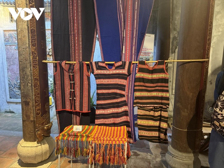 Ba Na brocade weaving preserved in Phu Yen province - ảnh 1