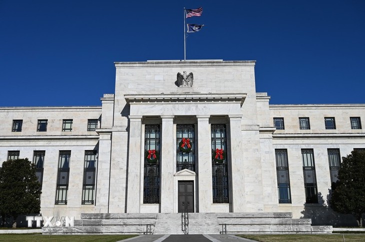 US Fed keeps interest rates unchanged for seventh consecutive time  - ảnh 1