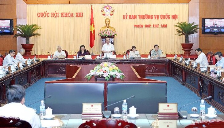  越南十三届国会常委会八次会议讨论提高国会活动质量和效果问题 - ảnh 1