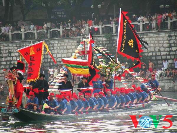 中国广西桂林听众来信，介绍桂林人过端午节的赛龙舟活动 - ảnh 9