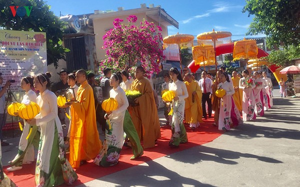 All Souls' Day festival  in Danang’s Marble Mountain relic site - ảnh 3