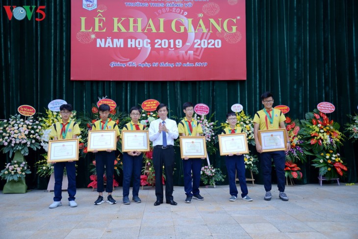 Mehr als 22 Millionen vietnamesische Schülerinnen und Schüler beginnen das neue Schuljahr - ảnh 13
