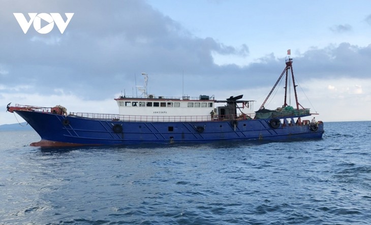  Phát hiện tàu cá Trung Quốc đánh bắt trái phép trên vùng biển Việt Nam - ảnh 1