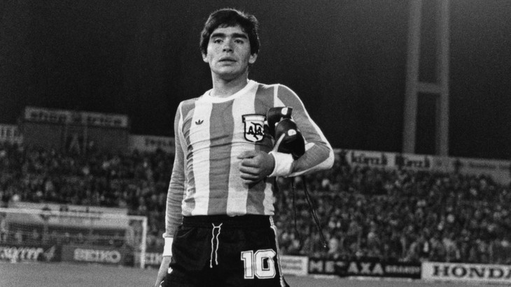Những chiến tích để đời của huyền thoại bóng đá Maradona - ảnh 1