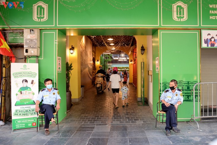 Hàng quán Hà Nội chấp hành dừng hoạt động, chỉ bán mang về - ảnh 13