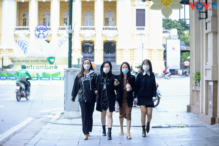 Thủ đô Hà Nội đón rét đầu đông - ảnh 10