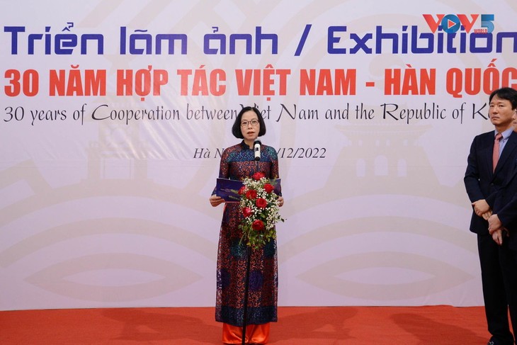 Khai mạc triển lãm ảnh “30 năm hợp tác Việt Nam – Hàn Quốc“ - ảnh 3