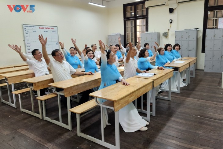 Kỷ niệm 50 năm thành lập trường THPT Phan Đình Phùng: Hân hoan về lại trường xưa - ảnh 9