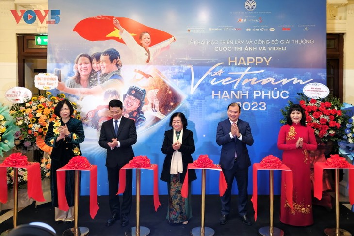 Happy Vietnam: Cuộc thi ảnh và video về nhân quyền đầu tiên tại Việt Nam - ảnh 12