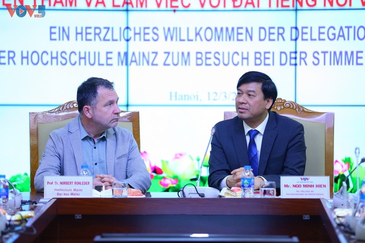 Đoàn nghiên cứu của Đại học Mainz, Cộng hòa liên bang Đức thăm Đài Tiếng Nói Việt Nam - ảnh 2