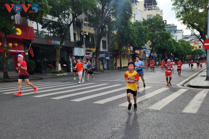 Hàng nghìn người tham gia giải chạy “Vì cộng đồng không ma tuý” - ảnh 4