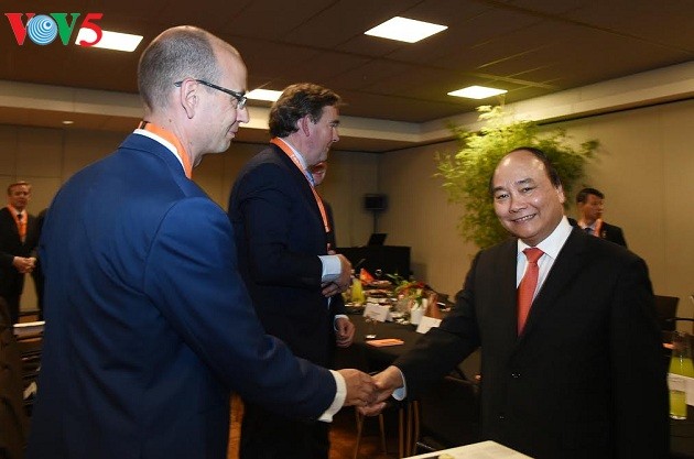 Activités du PM Nguyên Xuân Phuc aux Pays Bas - ảnh 1