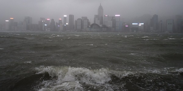 Le typhon Hato fait 16 morts dans le sud de la Chine - ảnh 1